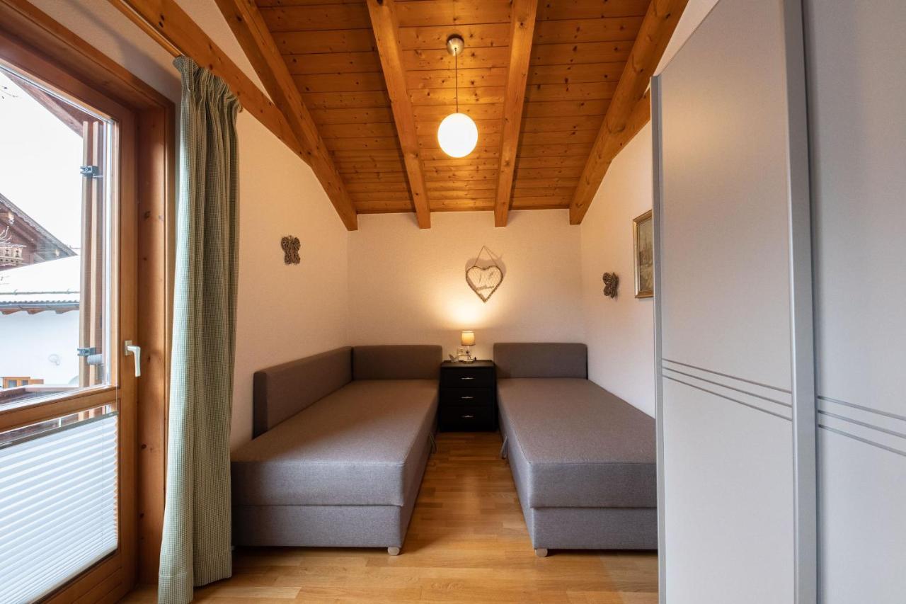 Alpen Chalet ガルミッシュ・パルテンキルヒェン エクステリア 写真